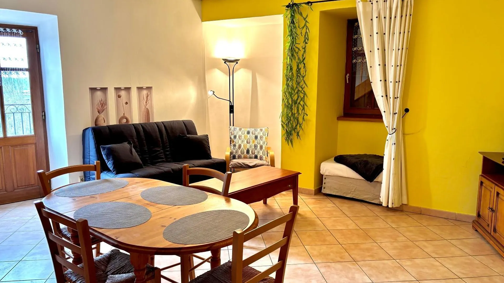 Holiday home Gite Ღ La Tour Du Chateau Ღ Aubignas